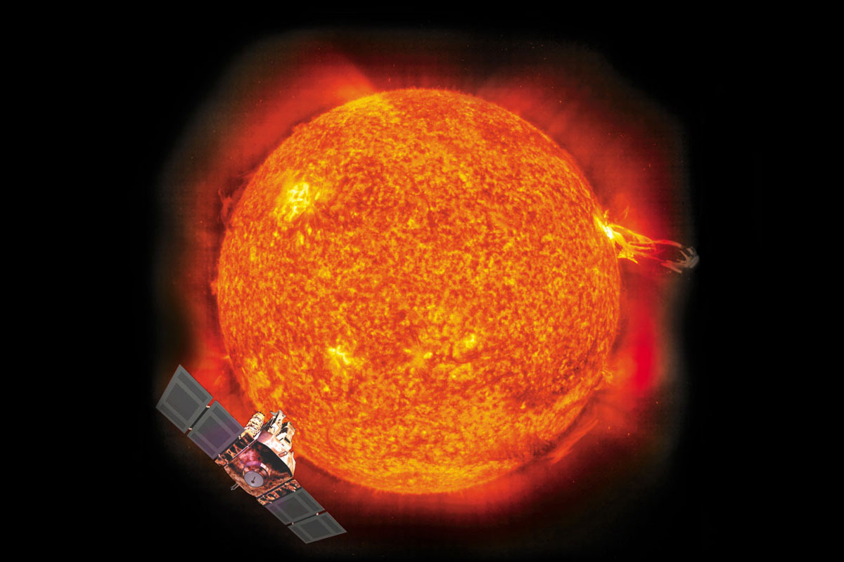 Satèl·lit SOHO al costat del Sol