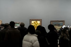 Gira-sols de Van Gogh a Londres. Algunes protestes climàtiques han convertit obres artístiques clàssiques en aparadors per a reclamar accions contundents contra el canvi climàtic.